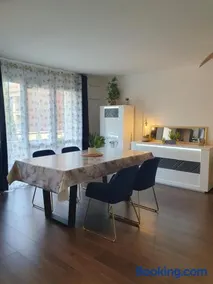 Magnifique T4 climatisé, tout inclus, 150m des Remparts avec extérieur - Image 2