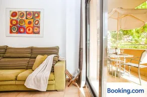 AL47 Spacious apartment near Fenals beach - Image 1