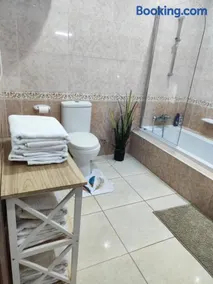 Ocean Breeze Apartment - Image 4