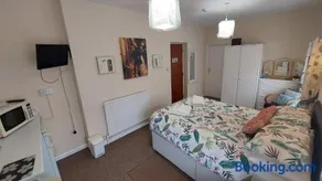Tennyson Lodge - Image 2