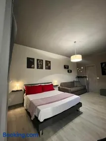 Sleep & Fly Bergamo Center - Late Checkin 1AM - Early Checkin 11AM - Late Checkout 1PM - Transfèr - all EXTRA available only upon reservation - Image 2