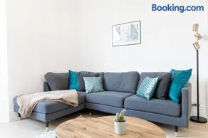 Luxury Boutique 5 bedroom House in Cardiff - Image 3
