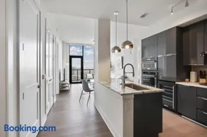 Midtown Penthouse 2 bdrm - Image 3