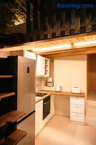 Rosette Apartments - Image 2
