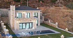 Foça Taş Villa - Image 1