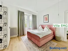 Ferienhaus Villa EMG Velbert nah Düsseldorf Essen Dortmund, Familien Gruppen bis 27 Personen, 3 Küchen, Kaminofen, Terrasse - Image 3