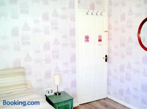 Liverpool Airport Rooms - Image 4