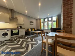1 bed Apt close to Leeds Arena Sleeps up to 4 people F3 - Image 4