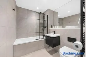 Ancoats sleeps 6 Manchester city centre apartment - Image 5