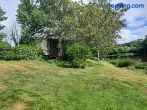 Mobilhome au bord d'étangs sur terrain privé - Image 1