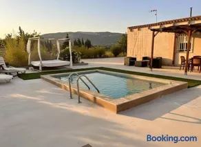 Villa en Biar con piscina privada y jardín - Image 4