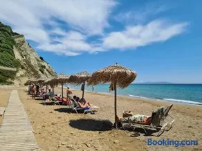 Corfu Frodo Studios Few Moments from the Beach - Image 3