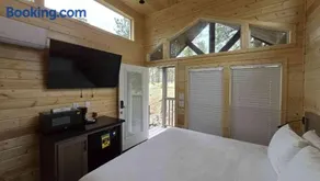 061B Grand Canyon South Rim Chalet with King Bed - Image 2