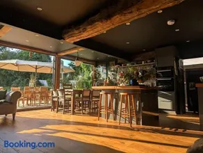 Artist's Hawkhurst Home with Heated Pool & Sauna - Image 3