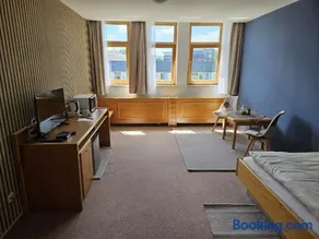 Hotel Garni - Image 5