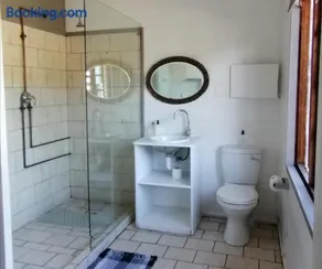 Knysna N2 Lodge - Image 3
