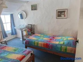 Dolphin Cottage 50m from Shaldon Beach! - Image 3