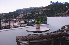 Sampatiki Garden and Sea - Image 4