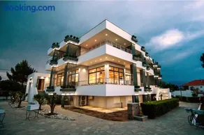 Hotel Golden Sun - Image 1