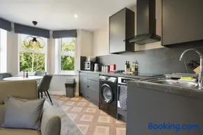 The Olive Tree - Superior 2-Bed Apartment - Image 4