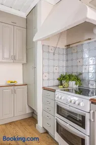 Historic apartment in Old Town - Image 4