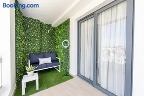 Corner Penthouse with Ocean and City Views with a Content Creator Hub - Image 3