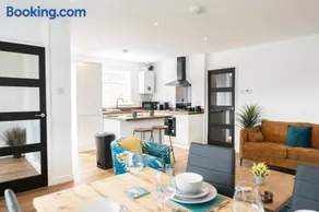 Bungalow in Keynsham - Image 5