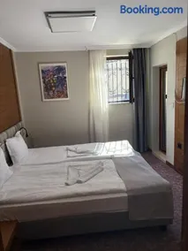 Prince Cyril Hotel - Image 2