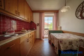 Sapelza Appartementhaus - Image 2