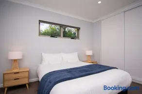Paperbark Retreat - Spacious 2 Family Accommodation - Image 4