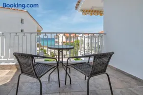 Aello Sea-Seafront Apartments - Image 2