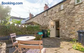 Cosy Llangattock Hideaway - Image 4