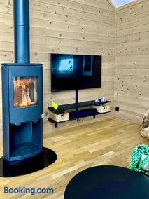 Cozy cabin on Sjusjølia by the trail network sauna - Image 2