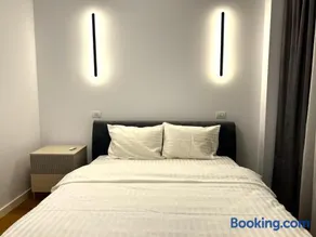 Modern City Home w. A/C - Image 1