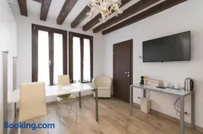 Rialto Suite 707 - Image 2