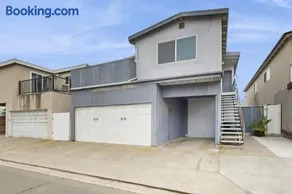 Upper Level Beach Retreat - Image 3