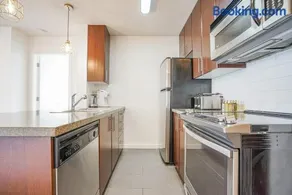 Executive Unit with Spectacular Views - Image 3