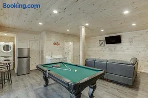 Fantastic Family Cabin w Firepit - Image 2