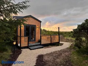 Fiadh Rua Cabin - with Private Outdoor Hottub Pet Friendly - Image 1