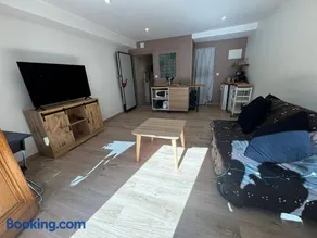 Studio au cœur du vieux village - Image 3