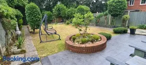 Spacious, 5 bed house for 9 in Chester - Image 4