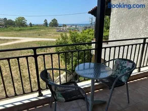 Luxury apartment close to beach - Image 2