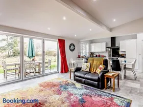 4 Bed in Wedmore oc-58843 - Image 2