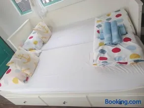 Wifi Netflix Tiny House near Jetty of Kuala Besut 4 pax - Image 3