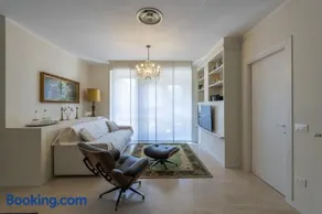 Casa Lazzarini luxury apartment di fronte al Teatro Rossini - Image 5