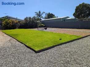 Banksia Lakeview Retreat - Image 3