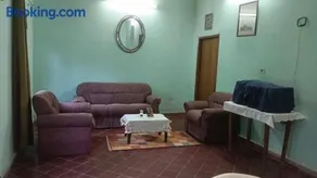 Casa Privada con Pileta, quincho y Parking Gratis en Altos - Image 4