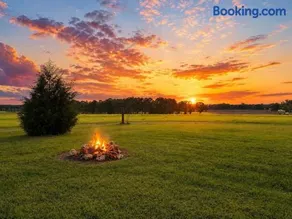 Pet-Friendly Peaceful Country Home Near Hwy 231 - Image 5