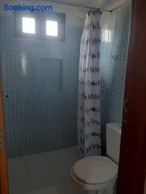 CHALE PERTO DA PRAIA COM DUAS SUITES E VARANDAO - Image 5