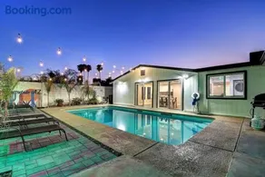 7 Large Bedrooms Bocce Court Firepit - Image 1